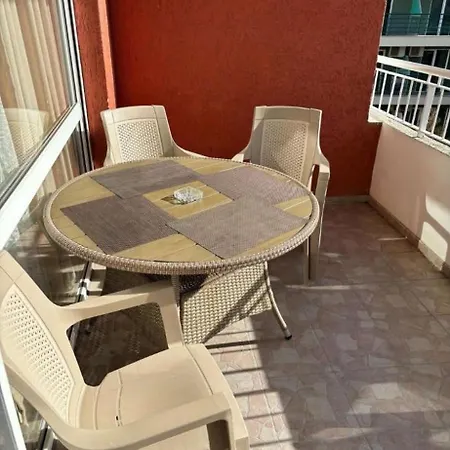 Apartment съни форт студио